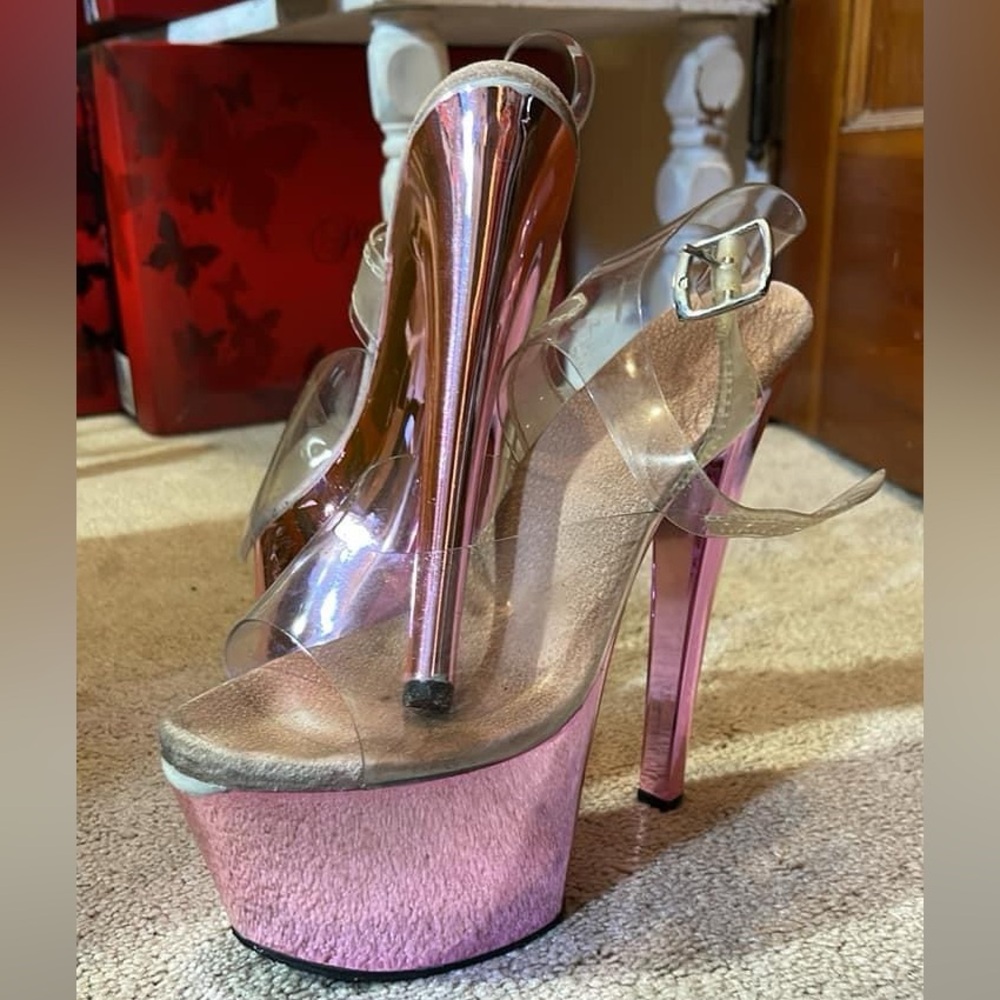 Size 8, 7 inch pink chrome Pleasers